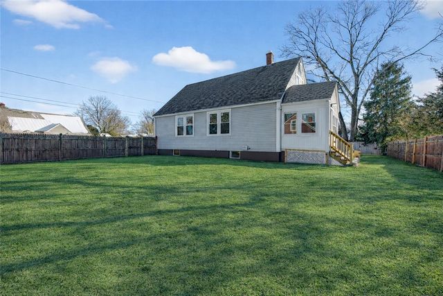 211 Pinnery Avenue, Warwick, RI 02886