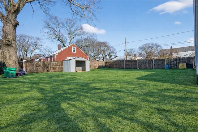 211 Pinnery Avenue, Warwick, RI 02886