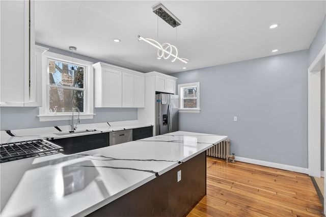 211 Pinnery Avenue, Warwick, RI 02886