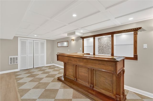 211 Pinnery Avenue, Warwick, RI 02886