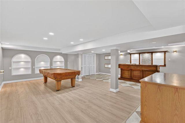 211 Pinnery Avenue, Warwick, RI 02886