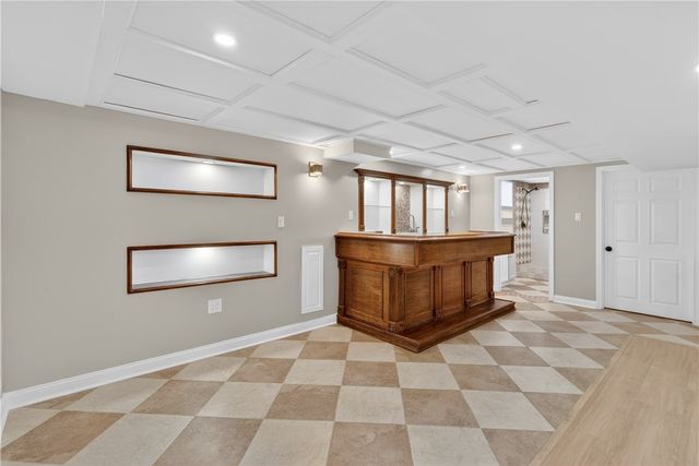 211 Pinnery Avenue, Warwick, RI 02886