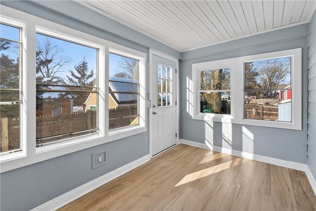 211 Pinnery Avenue, Warwick, RI 02886