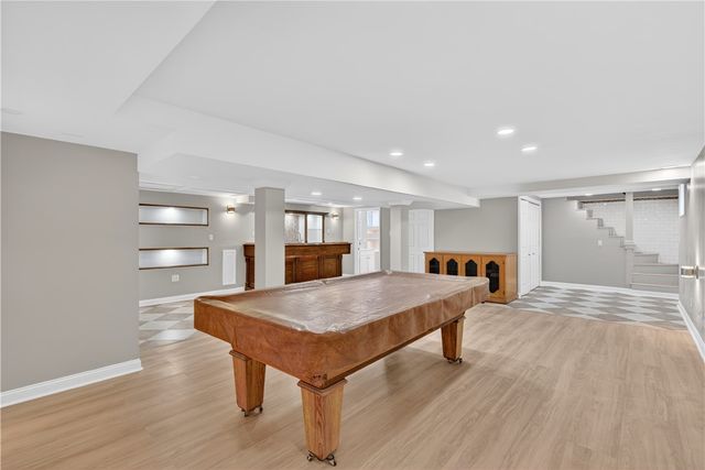 211 Pinnery Avenue, Warwick, RI 02886