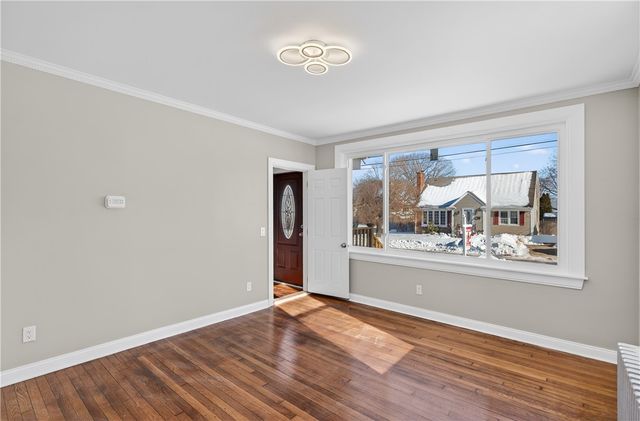 211 Pinnery Avenue, Warwick, RI 02886