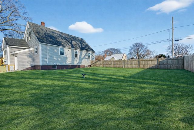 211 Pinnery Avenue, Warwick, RI 02886