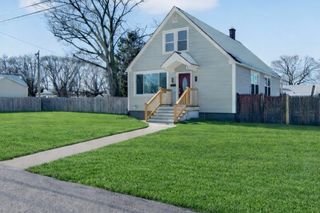 211 Pinnery Avenue, Warwick, RI 02886