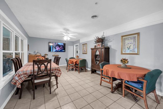 302 Conroe Drive, Conroe, TX 77301