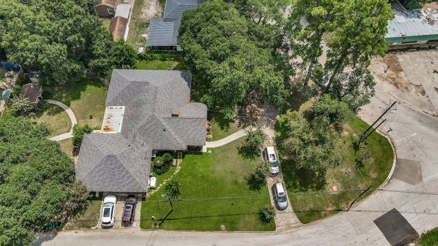 302 Conroe Drive, Conroe, TX 77301