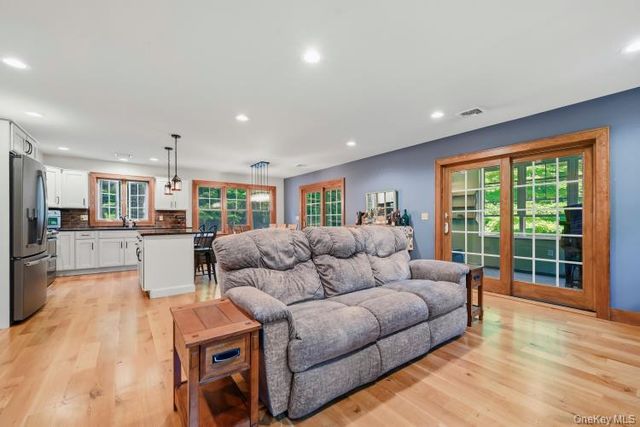 248 Bellvale Lakes Road, Warwick, NY 10990