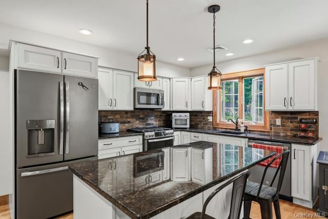 248 Bellvale Lakes Road, Warwick, NY 10990