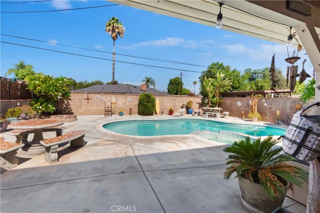 8829 California, Riverside, CA 92503