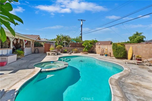 8829 California, Riverside, CA 92503