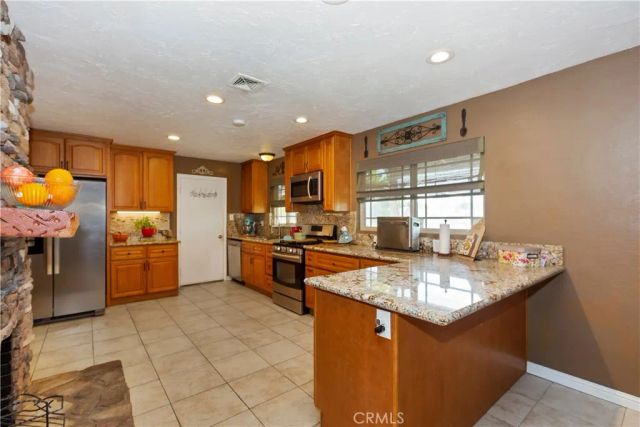 8829 California, Riverside, CA 92503