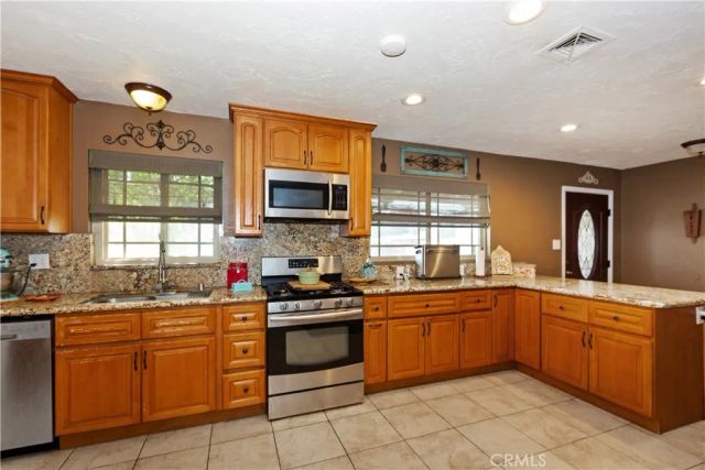 8829 California, Riverside, CA 92503