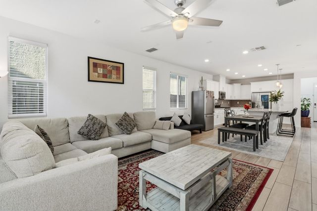 1620 Viburnum Ln, Rocklin, CA 95765