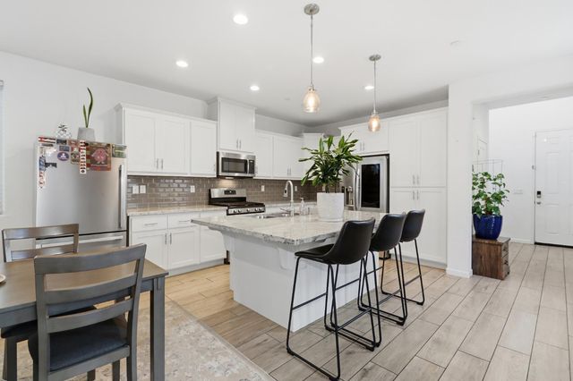 1620 Viburnum Ln, Rocklin, CA 95765