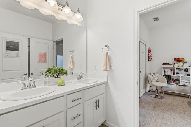 1620 Viburnum Ln, Rocklin, CA 95765