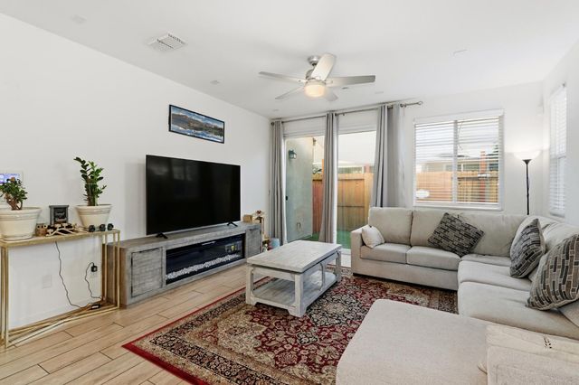 1620 Viburnum Ln, Rocklin, CA 95765