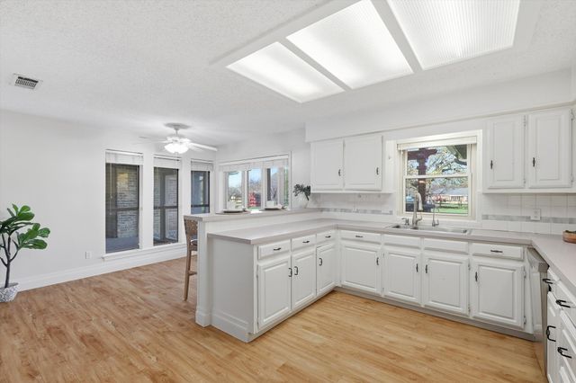 321 Oakview Drive, Double Oak, TX 75077