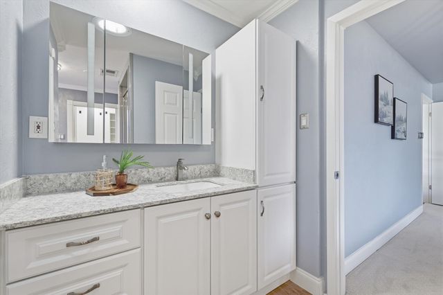 321 Oakview Drive, Double Oak, TX 75077