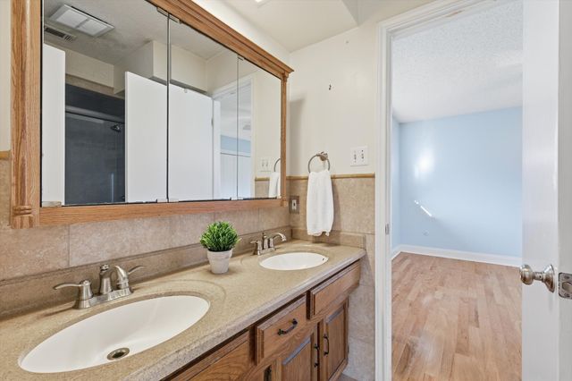 321 Oakview Drive, Double Oak, TX 75077