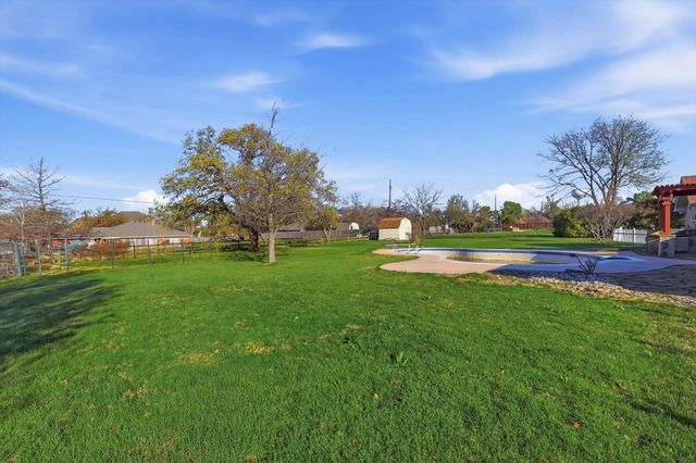 321 Oakview Drive, Double Oak, TX 75077