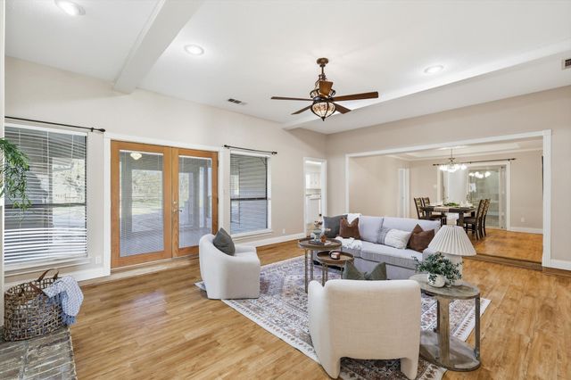 321 Oakview Drive, Double Oak, TX 75077