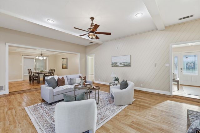 321 Oakview Drive, Double Oak, TX 75077