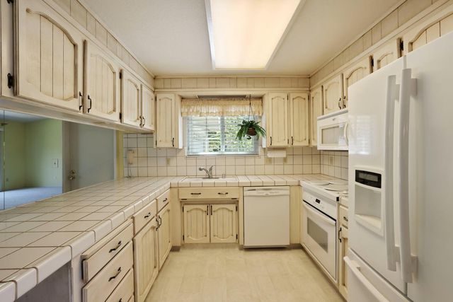 3616 Estate Dr, Stockton, CA 95209