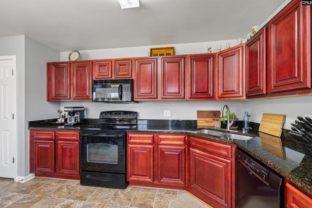 925 Farnsworth Drive, Hopkins, SC 29061