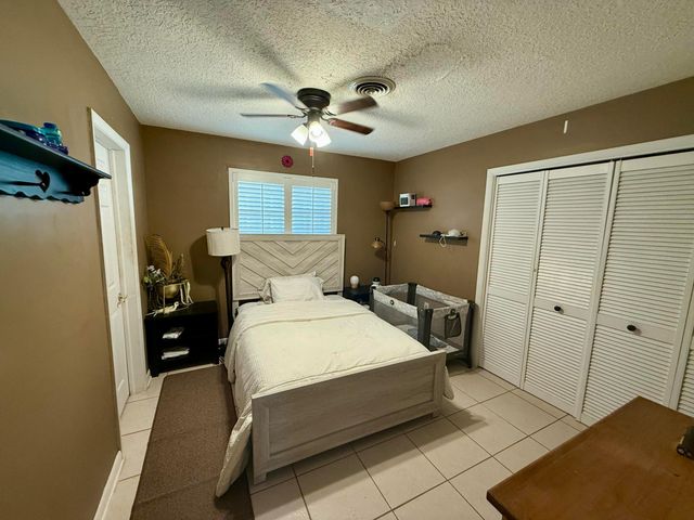 1009 NE 18th Street, Belle Glade, FL 33430