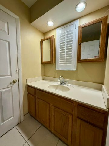 1009 NE 18th Street, Belle Glade, FL 33430