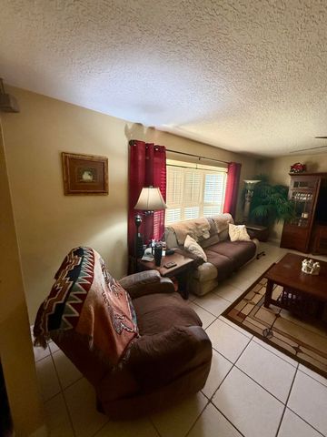 1009 NE 18th Street, Belle Glade, FL 33430