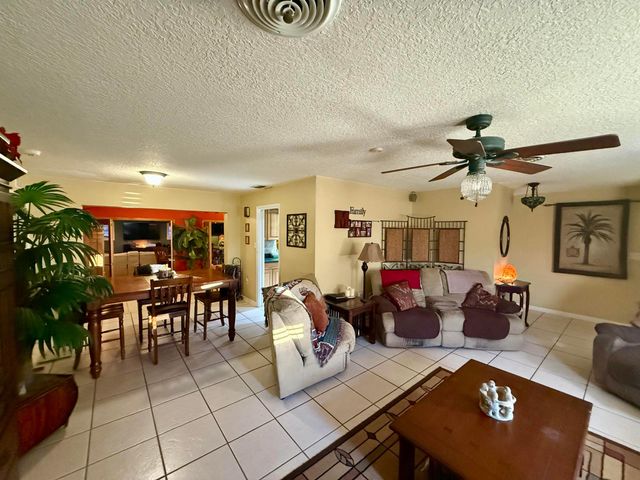 1009 NE 18th Street, Belle Glade, FL 33430