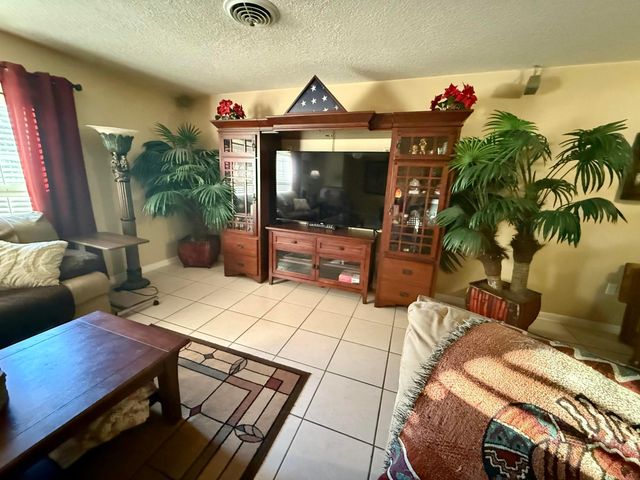 1009 NE 18th Street, Belle Glade, FL 33430