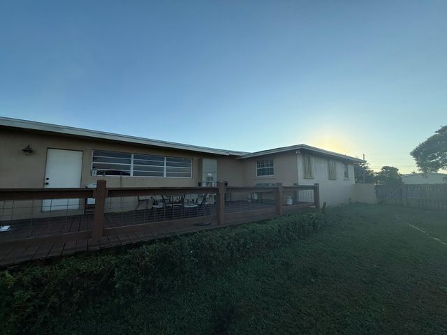 1009 NE 18th Street, Belle Glade, FL 33430