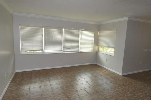 5831 8TH AVENUE N 206, St Petersburg, FL 33710