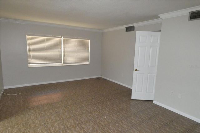 5831 8TH AVENUE N 206, St Petersburg, FL 33710