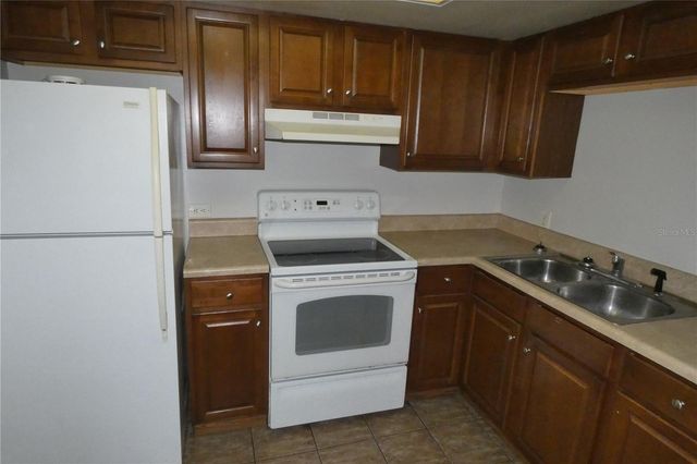 5831 8TH AVENUE N 206, St Petersburg, FL 33710