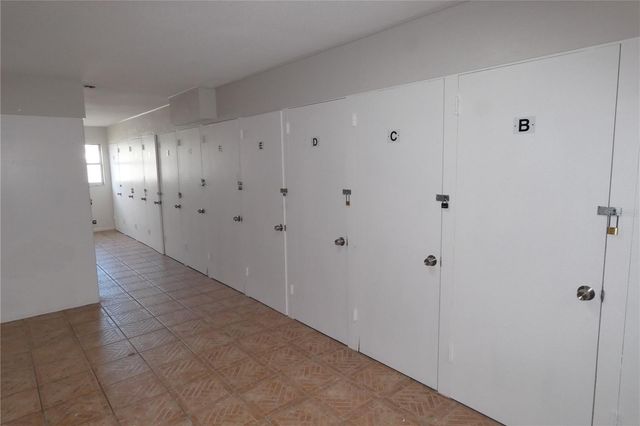 5831 8TH AVENUE N 206, St Petersburg, FL 33710