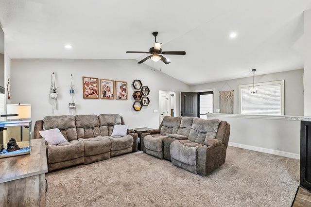 1000 N Casado Ct, Goddard, KS 67052