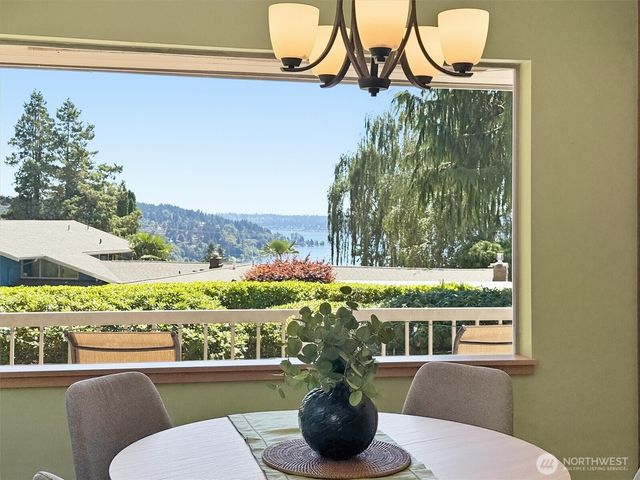 18540 63rd Avenue NE, Kenmore, WA 98028