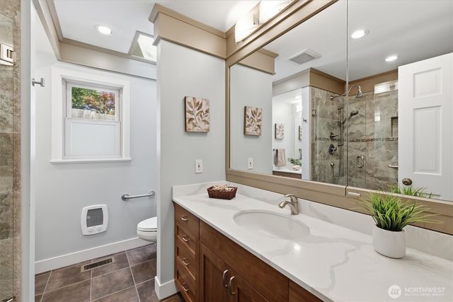 18540 63rd Avenue NE, Kenmore, WA 98028