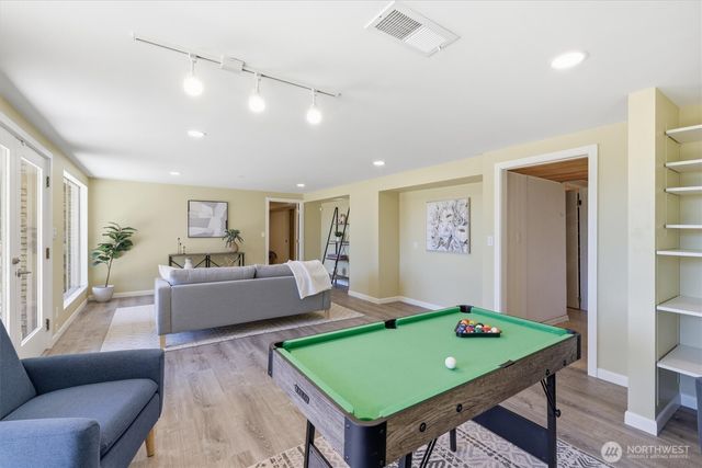 18540 63rd Avenue NE, Kenmore, WA 98028