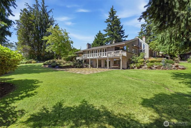 18540 63rd Avenue NE, Kenmore, WA 98028