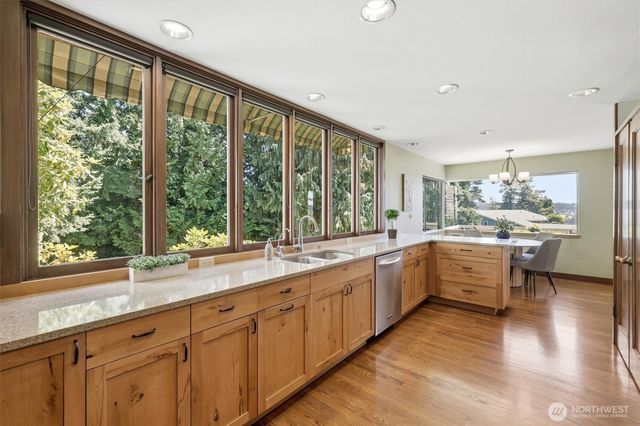 18540 63rd Avenue NE, Kenmore, WA 98028