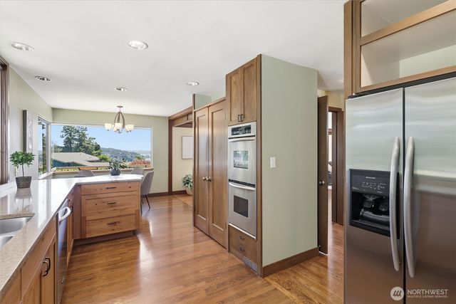 18540 63rd Avenue NE, Kenmore, WA 98028