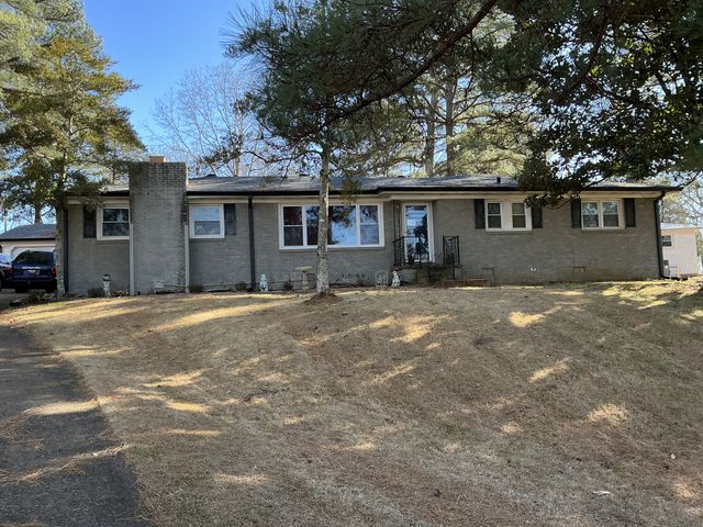 130 Turnpike Ave, Camden, TN 38320