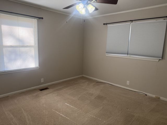 130 Turnpike Ave, Camden, TN 38320